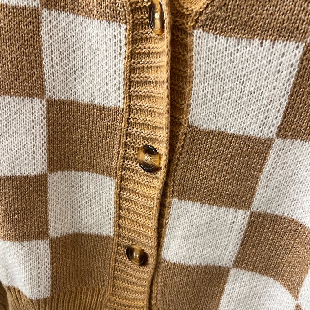 Checkered Tan and White Women's Sweater - Picture 5 of 6